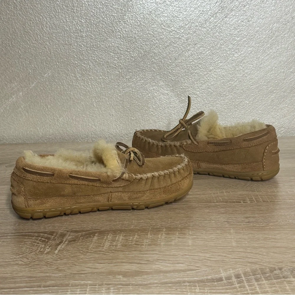 LL Bean Kids 1 Chestnut Wicked Good Moccasins Sheepskin Slippers